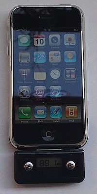 Accesorii GSM - iPod & iPhone & iPad: Modulator FM pentru iPhone si iPad